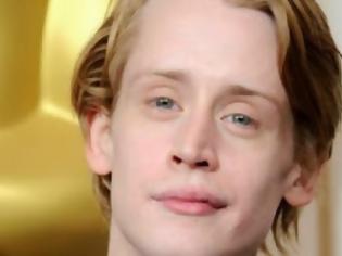 Φωτογραφία για Άλλος άνθρωπος! Δείτε τον Macaulay Culkin υγιής με τη νέα του κοπέλα!