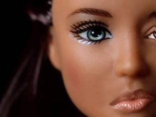 Φωτογραφία για Πλαστική ομορφιά: Πόσο ανατριχιαστική θα ήταν η barbie αν ήταν αληθινή