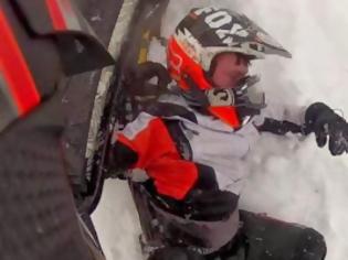 Φωτογραφία για Snowmobile ατυχήματα: Έφαγε η μούρη τους... χιόνι! [Video]