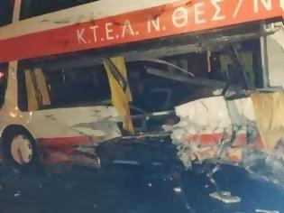 Φωτογραφία για Τρομερό τροχαίο ατύχημα με 1 νεκρό και 17 τραυματίες στα Τέμπη. Έκλεισε η Ελλάδα στο δύο