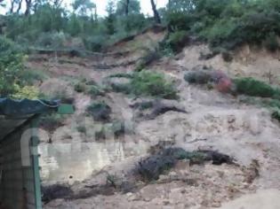 Φωτογραφία για Ηλεία: Tο βουνό σταμάτησε στην... πόρτα του σπιτιού οικογένειας από την Ολυμπία!