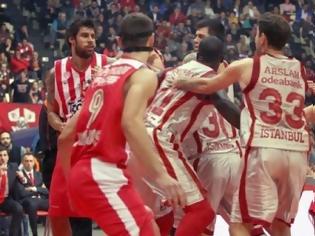 Φωτογραφία για Euroleague: Νίκη με μπουνιές για τον Ολυμπιακό!