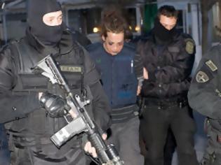 Φωτογραφία για Όλο το κατηγορητήριο για τη ληστεία στο Βελβεντό Κοζάνης - Καρέ καρέ η κινηματογραφική επίθεση