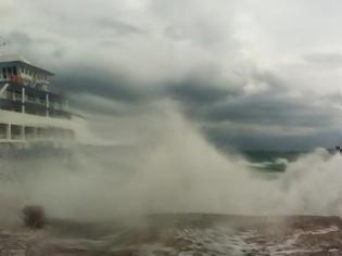 Φωτογραφία για Πάτρα: Καράβια βγήκαν στη... στεριά στο Ρίο! - Δείτε φωτο-video