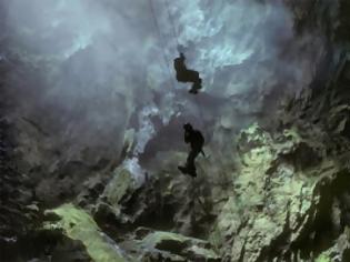 Φωτογραφία για «Η σπηλιά των χελιδονιών». Ένα από τα πιο βαθιά σπήλαια του κόσμου (φωτο)