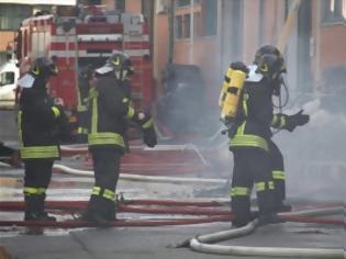 Φωτογραφία για Τουλάχιστον επτά οι νεκροί από πυρκαγιά σε εργοστάσιο στην Ιταλία