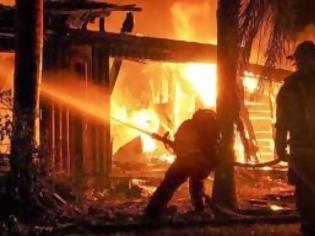 Φωτογραφία για Στις φλόγες διώροφο σπίτι στα Στουρναρέικα Τρικάλων