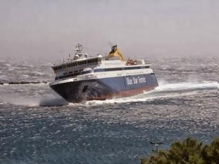 Φωτογραφία για Συγκλονιστική μάχη πλοίου με τα κύματα στη Μύκονο (Βίντεο)