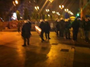 Φωτογραφία για Επεισόδια στο κέντρο της Θεσσαλονίκης- Προσαγωγές κουκουλοφόρων από την αστυνομία (VIDEO)