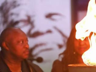 Φωτογραφία για «Κανείς σαν τον Μαντέλα» τραγουδούν οι Νοτιοαφρικανοί