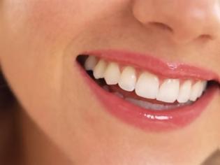 Φωτογραφία για Πώς θα αποκτήσεις ακόμα πιο λευκά δόντια!