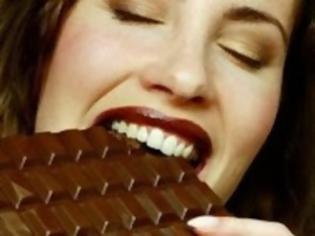 Φωτογραφία για Υγεία: Γιατί κάποιοι δε μπορούν να αντισταθούν στη σοκολάτα