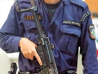 Φωτογραφία για Συνελήφθη ειδικός φρουρός για κατοχή όπλων και ναρκωτικών