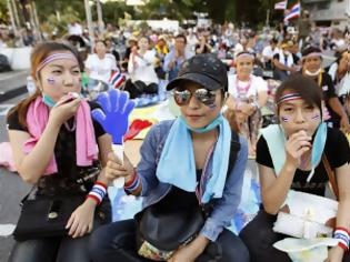 Φωτογραφία για Πρόωρες εκλογές στην Ταϊλάνδη - 100.000 στους δρόμους