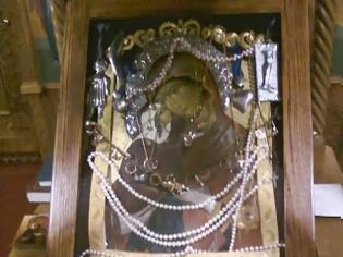 Φωτογραφία για Η μυροβλύζουσα εικόνα της Αγίας Άννας στην Αμερική