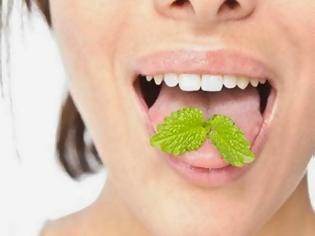 Φωτογραφία για Γιατί μυρίζει το στόμα μας - Πέντε λόγοι που ευθύνονται για την κακοσμία