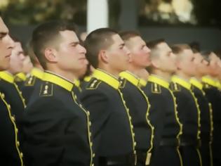 Φωτογραφία για Τον γύρο της KOΣΜΟΥ κάνει βίντεο με επίδειξη της Στρατιωτικής Σχολής Ευελπίδων ! [Video]