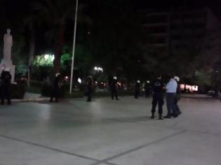 Φωτογραφία για Πάτρα: Ξεσαλώνουν στην πλατεία Όλγας οι αντεξουσιαστές - Eπιτέθηκαν σε κάτοικο της περιοχής