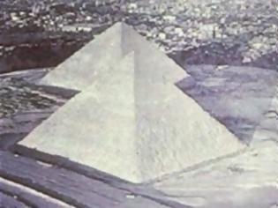 Φωτογραφία για Ψεύτικη η φωτογραφία με τις χιονισμένες πυραμίδες!