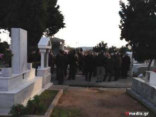 Φωτογραφία για Ράγισαν καρδιές σήμερα στη κηδεία του Νικόλα. Bουβός o πόνος...για το 29χρονο παλικάρι