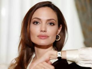 Φωτογραφία για Ανησυχία για την υγεία της Angelina Jolie: Λιποθύμησε στα γυρίσματα της νέας της ταινίας!