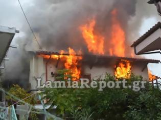 Φωτογραφία για Καταστροφή: Δείτε ΒΙΝΤΕΟ και ΦΩΤΟ από πυρκαγιά σε σπίτι στον Άγιο Λουκά στη Λαμία