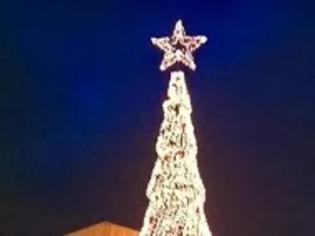 Φωτογραφία για Στο πεδίον του Άρεως το μεγαλύτερο χριστουγεννιάτικο δέντρο της Αττικής!