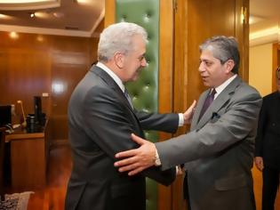 Φωτογραφία για Συνάντηση ΥΕΘΑ Δημήτρη Αβραμόπουλου με το νέο Πρέσβη της Παλαιστινιακής Αρχής στην Ελλάδα Marwan Toubassi