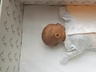 Φωτογραφία για Γιατί τα μωρά στη Φινλανδία κοιμούνται σε χαρτονένια κουτιά;