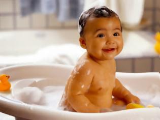 Φωτογραφία για Ποια είναι η κατάλληλη θερμοκρασία για να κάνετε μπάνιο το μωρό σας;