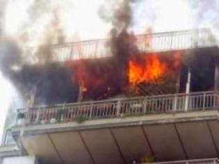 Φωτογραφία για Μητέρα και γιος σώθηκαν από τις φλόγες