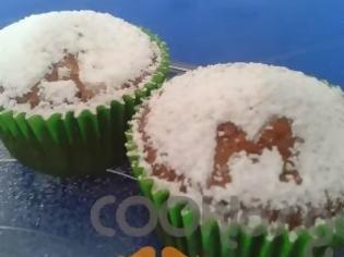Φωτογραφία για Πεντανόστιμα muffins σοκολάτας με γράμματα