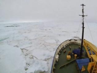 Φωτογραφία για Ρωσικό πλοίο κόλλησε στους πάγους της Ανταρκτικής