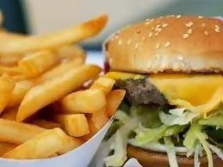 Φωτογραφία για McDonald΄s σε εργαζομένους: Μην τρώτε αυτά που παρασκευάζετε!