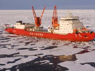 Φωτογραφία για Απέτυχε το κινεζικό παγοθραυστικό να προσεγγίσει το αποκλεισμένο ρωσικό πλοίο στην Ανταρκτική