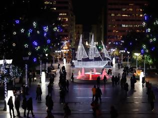 Φωτογραφία για «Λευκή νύχτα» στην Αθήνα: Ανοιχτά έως τις 23:00 τα καταστήματα σήμερα