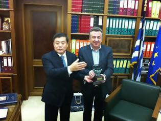Φωτογραφία για Λάτρης της Κρήτης δήλωσε ο Κινέζος πρέσβης σε συνάντηση του σήμερα με τον Περιφερειάρχη Κρήτης