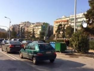 Φωτογραφία για ΠΡΙΝ ΛΙΓΟ: Άγριο ξύλο μεταξύ οπαδών στο κέντρο της Θεσσαλονίκης