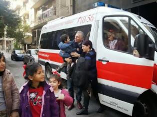 Φωτογραφία για Ο Δήμαρχος Περιστερίου Α. Παχατουρίδης μαζί με τα παιδιά του Συλλόγου «Το Χαμόγελο του Παιδιού»