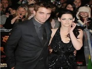 Φωτογραφία για Η Kristen Stewart «φορτώθηκε» στον Robert Pattinson