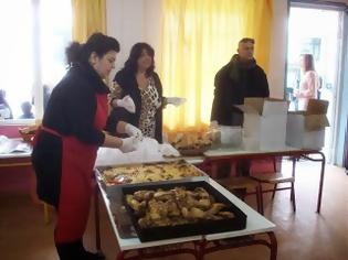 Φωτογραφία για Γιορτές Αλληλεγγύης από τον Σύλλογο Ηπειρωτών Αρτέμιδος - Φαγητό για όλους τους συνανθρώπους μας που έχουν ανάγκη