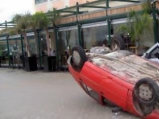 Φωτογραφία για Τουμπάρισε αυτοκίνητο στην πόλη της Λευκάδας