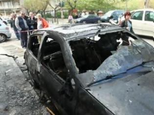 Φωτογραφία για Πάτρα: Σε γυναίκα ανήκουν τα δυο από τα τρία αυτοκίνητα που πήραν φωτιά στις Ιτιές
