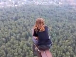 Φωτογραφία για Τρελοί Ρώσοι... δεν φοβούνται τα ύψη [video]