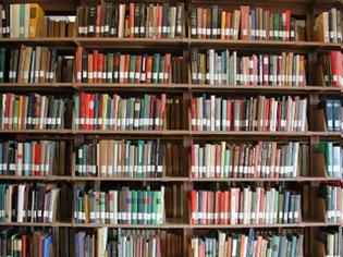 Φωτογραφία για Λίβανος: Πυρπόλησαν βιβλιοθήκη ελληνορθόδοξου ιερέα