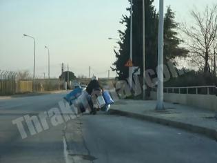 Φωτογραφία για Φορτωμένο «του σκασμού» μηχανάκι στους δρόμους της Ξάνθης – Απίστευτο θέαμα!