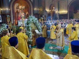 Φωτογραφία για 4084 - Την ώρα της Αγρυπνίας έφθασαν τα Τίμια Δώρα στη Μόσχα (φωτογραφίες, video)