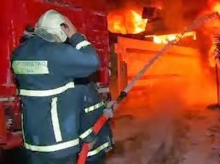 Φωτογραφία για ΤΩΡΑ: Φωτιά σε σπίτι στο Κορδελιό- Δύο άτομα μεταφέρθηκαν στο νοσοκομείο
