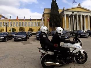 Φωτογραφία για ΦΑΓΚΡΙ ΚΑΙ ΣΟΚΟΛΑΤΑ ΓΙΑ ΤΟΥΣ ΕΠΙΤΡΟΠΟΥΣ (VIDEO)