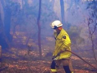 Φωτογραφία για Ένας νεκρός και 4 αγνοούμενοι από μεγάλη φωτιά στα περίχωρα του Περθ